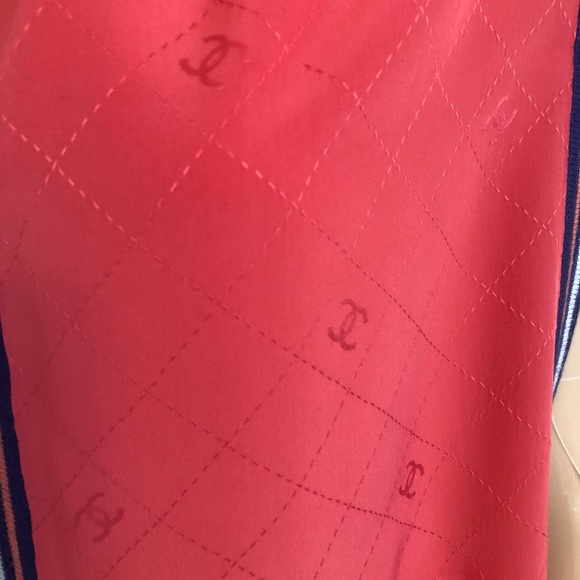 Chanel authentic Print red multicolor silk scarf - Picture 10 of 14